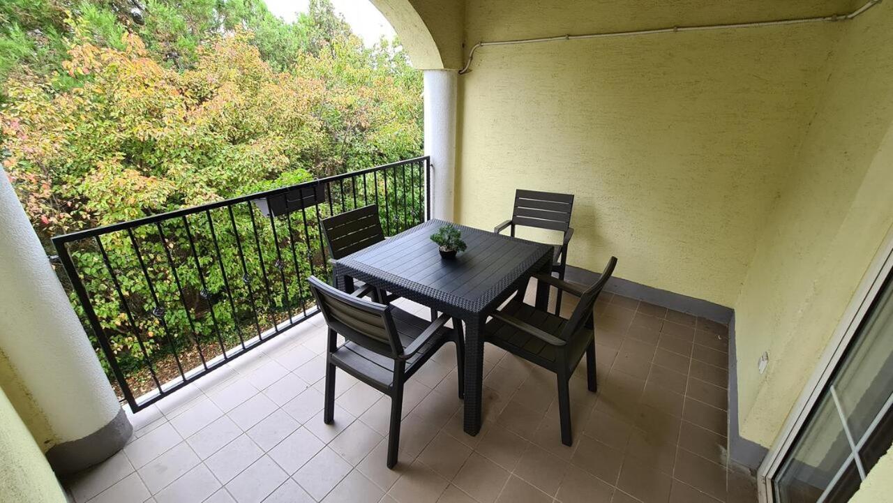 Mediterran Apartman With Pool ชิโอฟก ภายนอก รูปภาพ