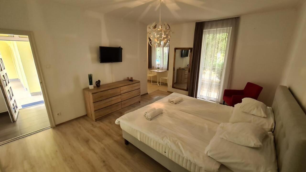 Mediterran Apartman With Pool ชิโอฟก ภายนอก รูปภาพ